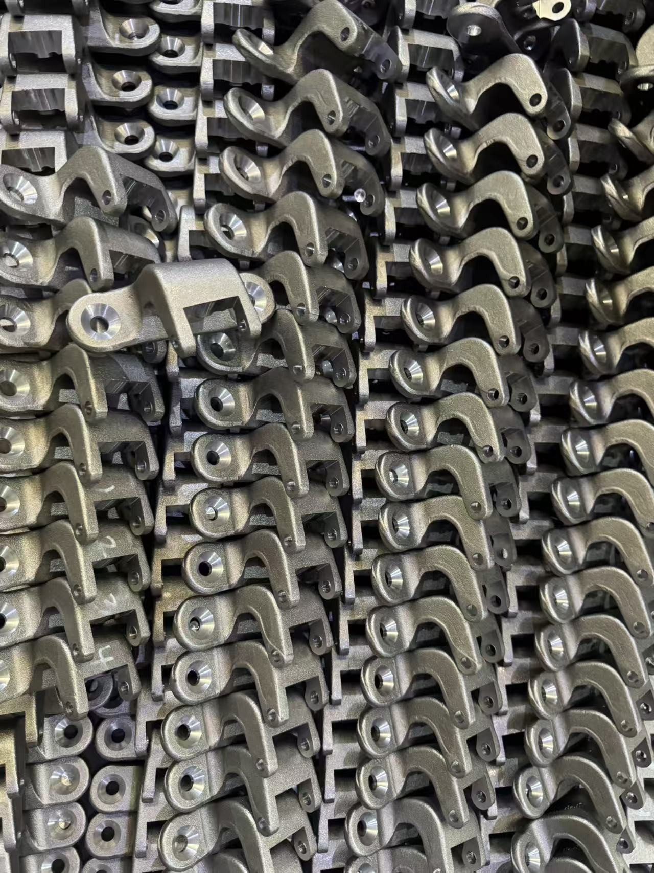 Pontos-chave para forjar dobradiças de portas automotivas